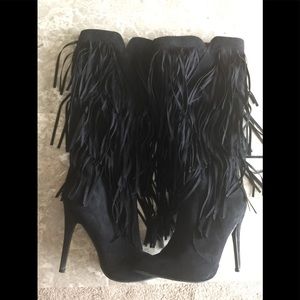 Black heel fringe boat
